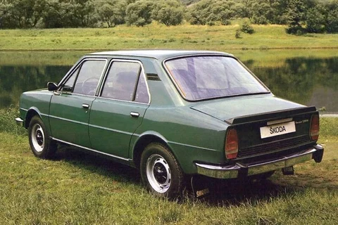 Skoda Řada 100 120 LS 1978 view 3