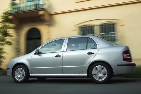 Skoda Fabia Sedan 2.0 Elegance 2004 view 6