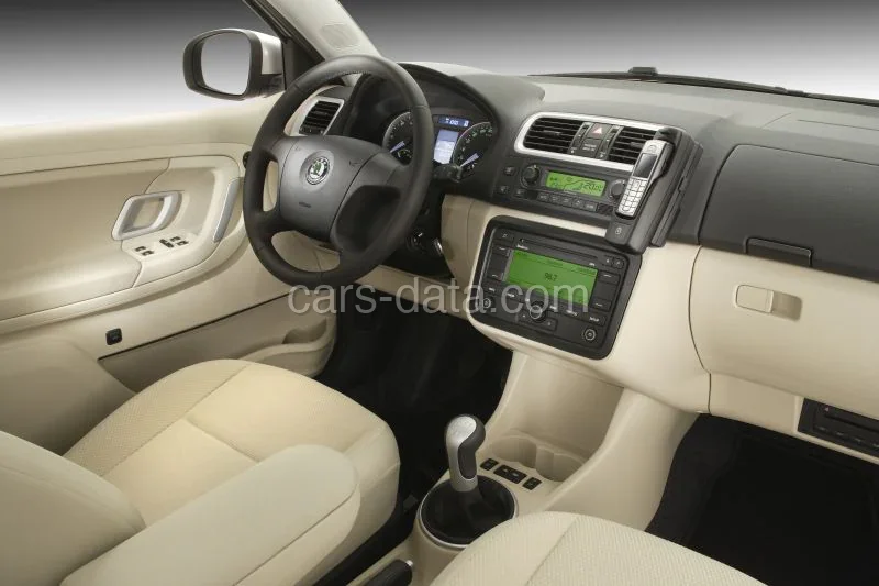 Skoda Fabia Combi 1.4 16V Dynamic 2009 front view
