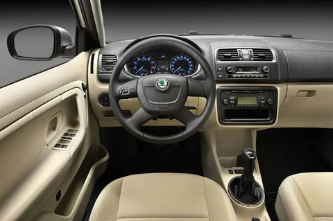 Skoda Fabia Combi 1.6 TDI Dynamic 2010 view 2