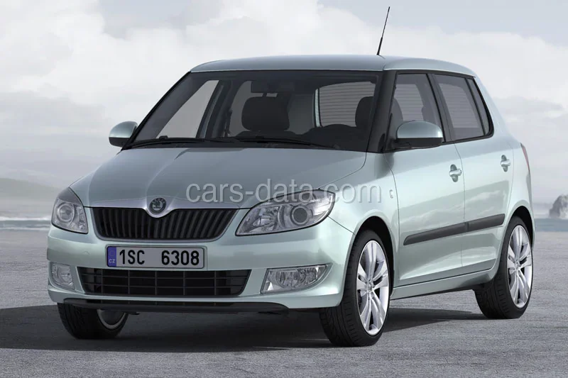 Skoda Fabia 1.2 44kW Active 2011 front view