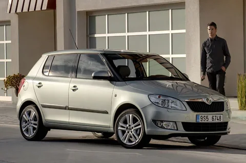 Skoda Fabia 1.2 44kW Active 2011 view 8