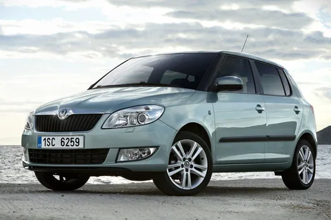 Skoda Fabia 1.2 44kW Active 2011 view 12