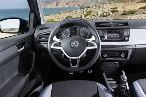 Skoda Fabia 1.0 55kW Greentech Active 2015 view 9