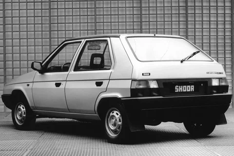 Skoda Favorit 1.3 E 1991 view 2