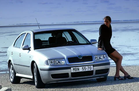 Skoda Octavia 2.0 Elegance 2000 view 4