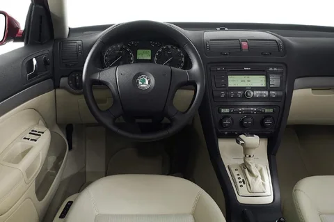 Skoda Octavia 1.6 16V FSI Ambiente 2004 view 9