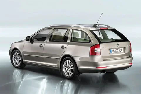 Skoda Octavia Combi 1.2 TSI Active 2011 view 2