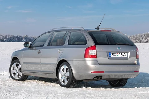 Skoda Octavia Combi 1.2 TSI Active 2011 view 3