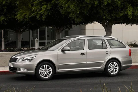 Skoda Octavia Combi 1.2 TSI Active 2011 view 10