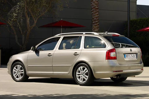 Skoda Octavia Combi 1.2 TSI Active 2011 view 12