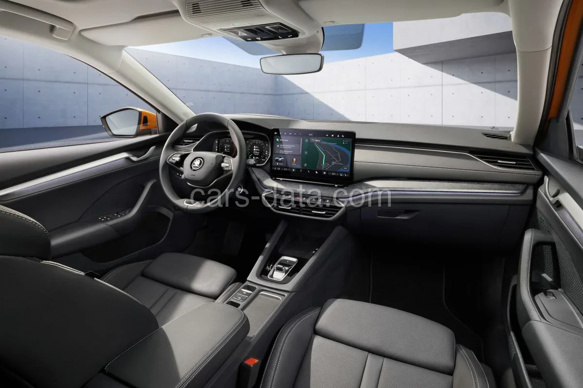 Skoda Octavia Combi 1.5 TSI e-TEC 115hp Selection 2024 front view