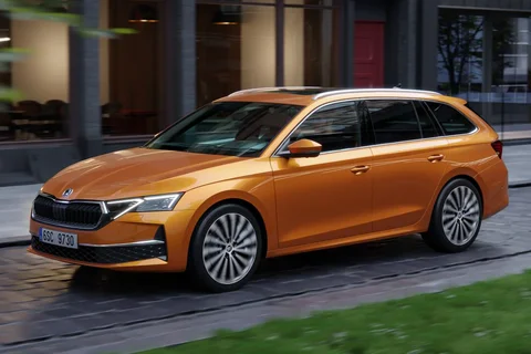 Skoda Octavia Combi 1.5 TSI e-TEC 115hp Selection 2024 view 2