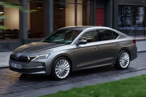 Skoda Octavia 1.5 TSI e-TEC 115hp Selection 2024 view 5