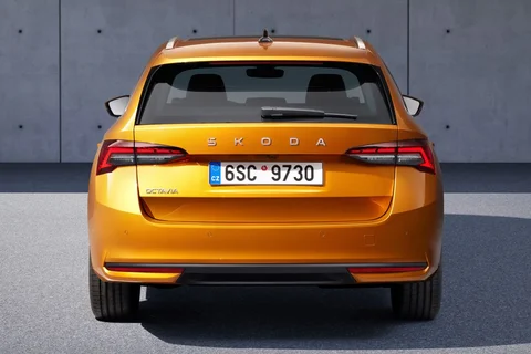 Skoda Octavia Combi 1.5 TSI e-TEC 115hp Selection 2024 view 7