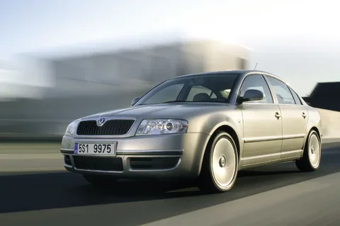 Skoda Superb 2.0 Comfort 2006 view 6
