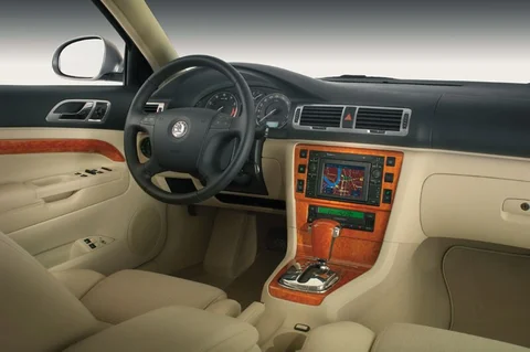 Skoda Superb 2.0 Comfort 2006 view 4