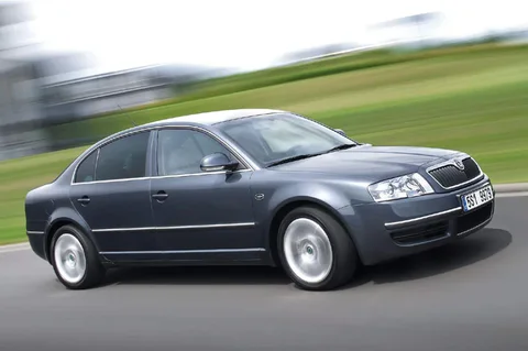 Skoda Superb 2.0 Comfort 2006 view 5