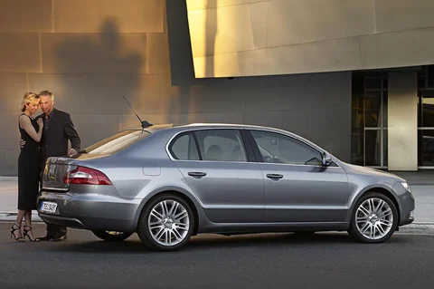 Skoda Superb 1.8 TSI 4x4 Elegance 2009 view 3