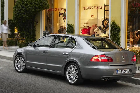 Skoda Superb 1.8 TSI 4x4 Elegance 2009 view 5