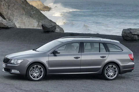 Skoda Superb Combi 1.4 TSI Greentech Active 2011 view 3