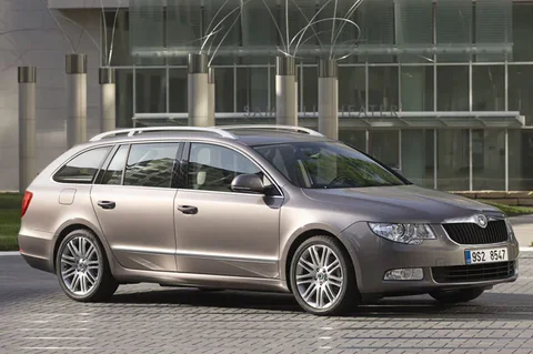 Skoda Superb Combi 1.4 TSI Greentech Active 2011 view 5