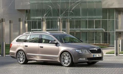 Skoda Superb Combi 1.4 TSI Greentech Active 2011 view 6