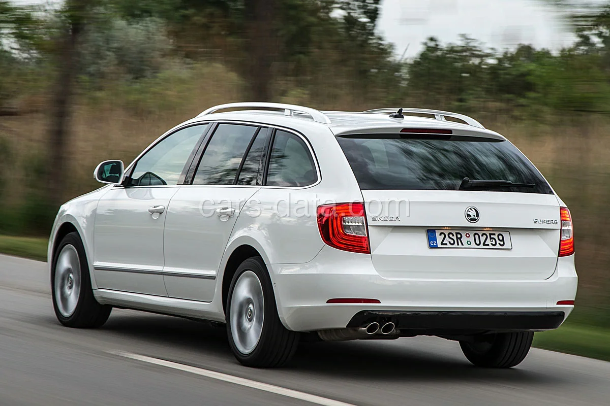 Skoda Superb Combi 2.0 TSI Elegance 2013 front view