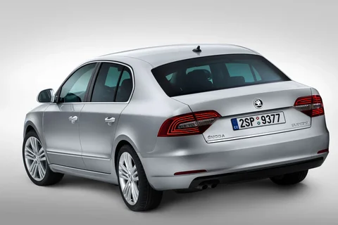 Skoda Superb 1.8 TSI Champs Élysées 2014 view 3