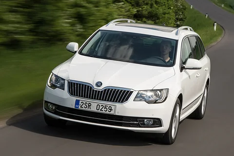 Skoda Superb Combi 2.0 TSI Elegance 2013 view 7