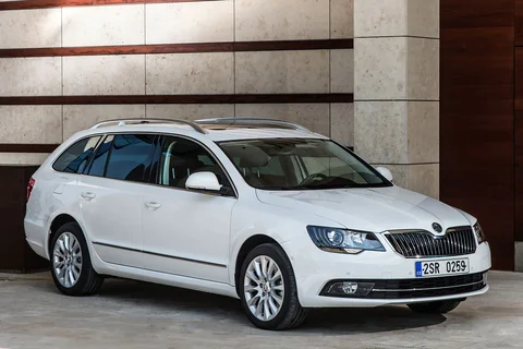 Skoda Superb Combi 2.0 TSI Elegance 2013 view 10