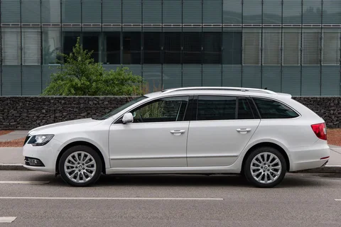 Skoda Superb Combi 2.0 TSI Elegance 2013 view 11