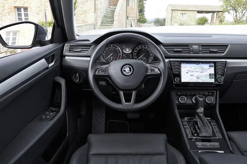 Skoda Superb 1.4 TSI Greentech Active 2015 view 3