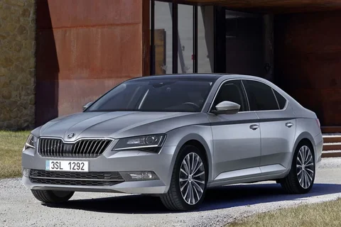 Skoda Superb 1.4 TSI Greentech Active 2015 view 5