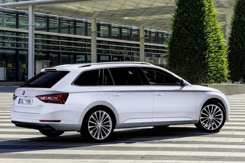 Skoda Superb Combi 1.4 TSI Greentech Active 2015 view 12