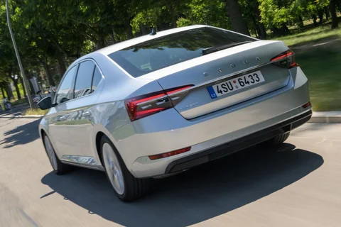 Skoda Superb 1.4 TSI PHEV Business Edition Plus 2020 view 5