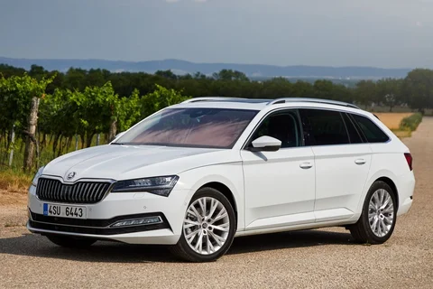 Skoda Superb Combi 1.5 TSI Greentech ACT L&K Executive 2019 view 9