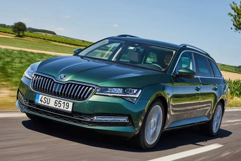 Skoda Superb Combi 1.5 TSI Greentech ACT L&K Executive 2019 view 2