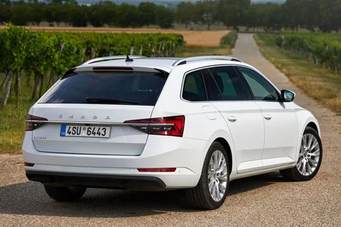 Skoda Superb Combi 1.5 TSI Greentech ACT L&K Executive 2019 view 7