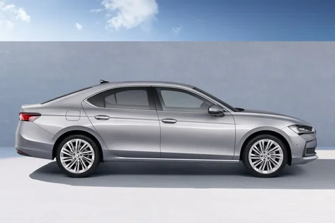 Skoda Superb 2024 front view