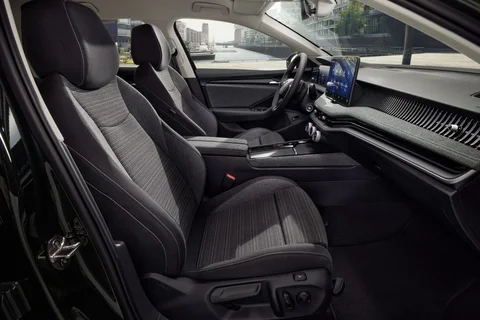 Skoda Superb 1.5 TSI iV PHEV Edition 2025 view 2