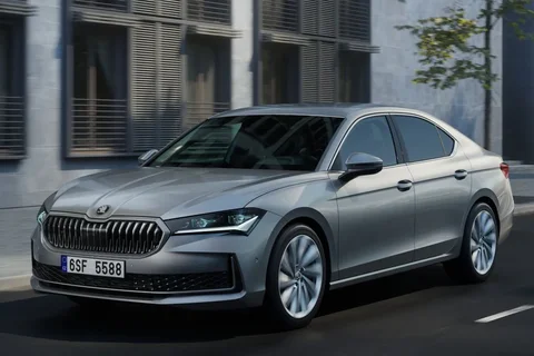 Skoda Superb 1.5 TSI iV PHEV Edition 2025 view 5