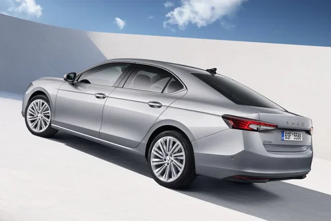 Skoda Superb 1.5 TSI iV PHEV Edition 2025 view 9