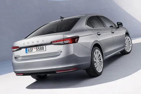 Skoda Superb 1.5 TSI iV PHEV Edition 2025 view 12