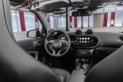 Smart fortwo cabrio EQ essential 2020 view 3