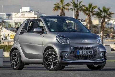 Smart fortwo cabrio EQ essential 2020 view 6