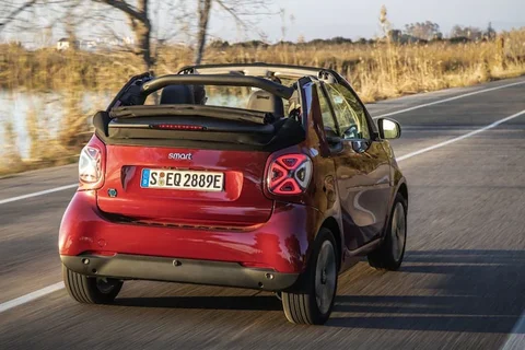 Smart fortwo cabrio EQ essential 2020 view 8
