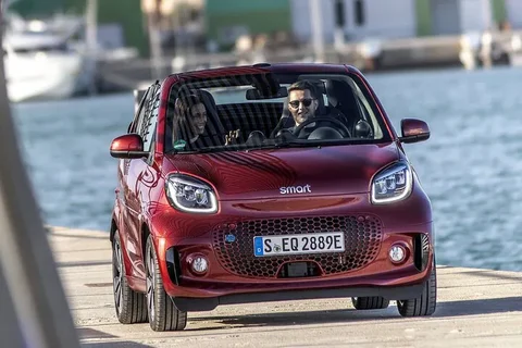 Smart fortwo cabrio EQ essential 2020 view 9