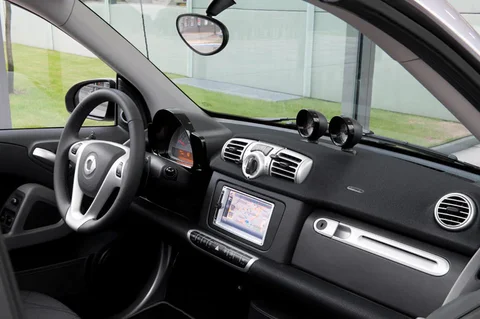 Smart fortwo 2010 front view