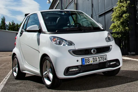 Smart fortwo cabrio Brabus 72kW 2012 view 2
